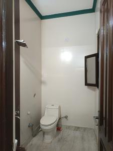 Bathroom Image of 1100 Sq.ft 2 BHK Builder Floor for rent in Sector 46 Gurgaon for Rs. 37500