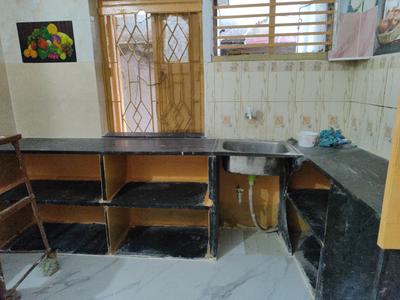 Kitchen Image of 650 Sq.ft 2 BHK Independent House for rent in Airport Gate no. 1 Kolkata for Rs. 7500