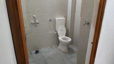 Bathroom Image of 600 Sq.ft 1 BHK Builder Floor for rent in Sukhliya Indore for Rs. 9500