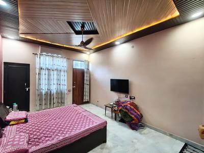 Bedroom Image of 2500 Sq.ft 3 BHK Builder Floor for rent in Ashiyana Lucknow for Rs. 25000