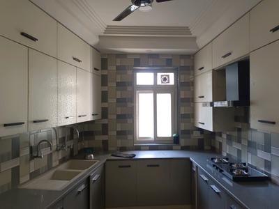 Kitchen Image of 2700 Sq.ft 4 BHK Builder Floor for rent in Priyank Reality , Sector 37 Faridabad for Rs. 40000