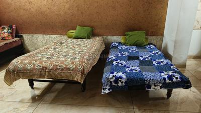 Bedroom Image of Sapna pg House in Thaltej, Ahmedabad