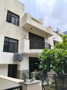 Building Image of 2200 Sq.ft 3 BHK Builder Floor for rent in Palam Vihar Gurgaon for Rs. 35000