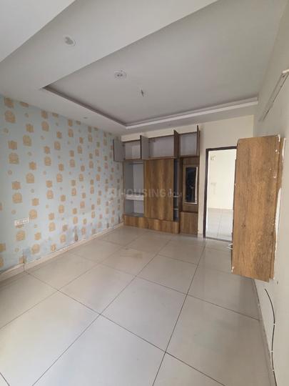 Lake View Complex Main Image 1