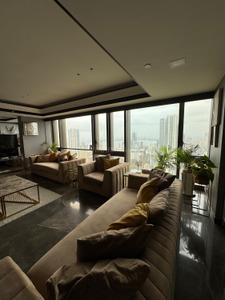 5 BHK Flat