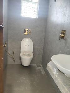Regency Park Attached Bathroom with Bedroom Two 3