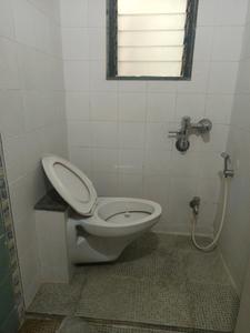 Common Bathroom Image of 860 Sq.ft 2 BHK Apartment / Flat for sale in Magarpatta Grevillea, Magarpatta City Pune for Rs. 11800000