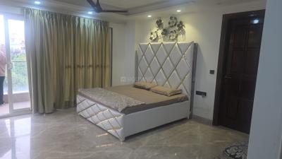 Bedroom Image of 2800 Sq.ft 4 BHK Builder Floor for rent in Rajouri Garden New Delhi for Rs. 155000