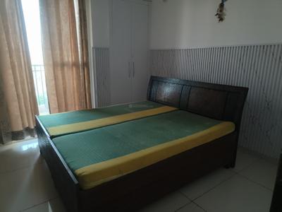 Bedroom Image of 1350 Sq.ft 3 BHK Apartment / Flat for rent in Motiaz Royal Citi, Gazipur Zirakpur for Rs. 30000