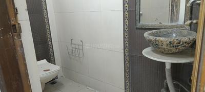 Bathroom Image of 3050 Sq.ft 6 BHK Apartment / Flat for sale in Fort Residency, Behala Kolkata for Rs. 18000000