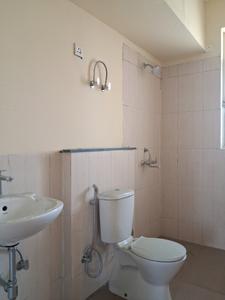 Common Bathroom Image of 1500 Sq.ft 3 BHK Apartment / Flat for sale in Jaypee Kensington Park Apartments, Sector 133 Noida for Rs. 14000000