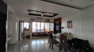 Hall Image of 2600 Sq.ft 4 BHK Apartment / Flat for rent in City Light Surat for Rs. 65000