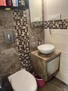 Bathroom Image of 800 Sq.ft 1.5 BHK Apartment / Flat for rent in Tardeo Mumbai for Rs. 75000
