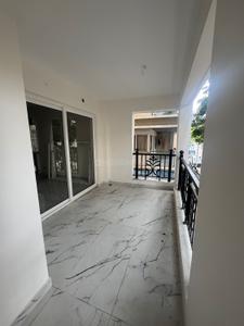 Balcony Image of 1700 Sq.ft 3 BHK Apartment / Flat for rent in Cox Town Bengaluru for Rs. 75000