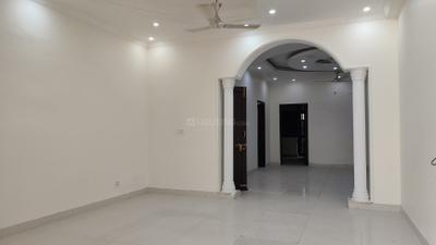 Living Room Image of 2000 Sq.ft 5 BHK Independent House for sale in Phi III Greater Noida for Rs. 49000000