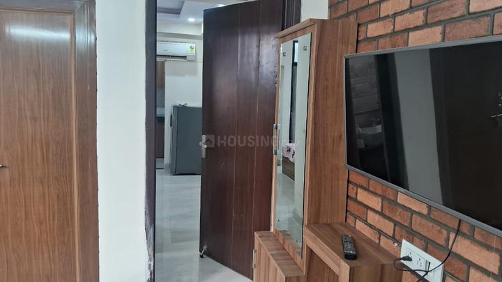 DLF Phase 3 Bedroom 1