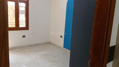 Bedroom Image of 1450 Sq.ft 3 BHK Apartment / Flat for sale in Avenue 1, Sector 73 Noida for Rs. 5300000