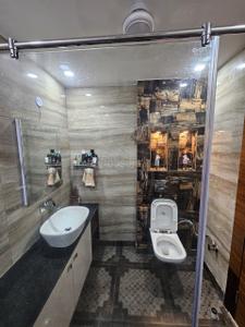 Bathroom Image of 2088 Sq.ft 4 BHK Builder Floor for sale in Mansarover Garden New Delhi for Rs. 40000000