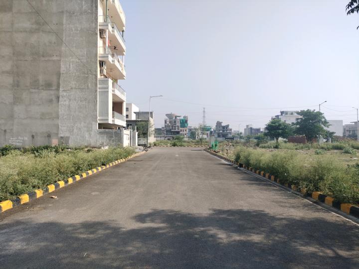 Sector 76 Main Image 1