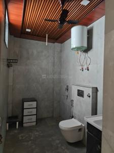 Bathroom Image of 2100 Sq.ft 3 BHK Builder Floor for rent in Sector 28 Faridabad for Rs. 28500