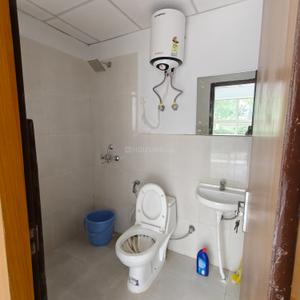 Image of 750 Sq.ft 2 BHK Apartment / Flat for sale in Pyramid Midtown, Sector 59, Gurgaon for Rs. 10000000