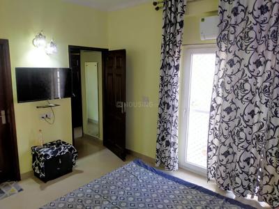 Bedroom Image of 1045 Sq.ft 2 BHK Apartment / Flat for sale in Paramount Floraville, Sector 137 Noida for Rs. 12500000