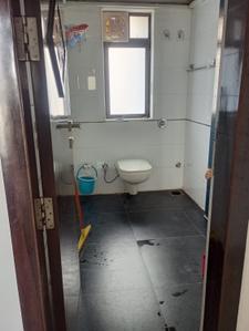 Bathroom Image of 990 Sq.ft 3 BHK Apartment / Flat for rent in Runwal Anthurium, Mulund West Mumbai for Rs. 105000
