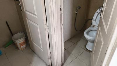 Bathroom Image of 490 Sq.ft 1 BHK Apartment / Flat for rent in RG Residency, Sector 120 Noida for Rs. 24500