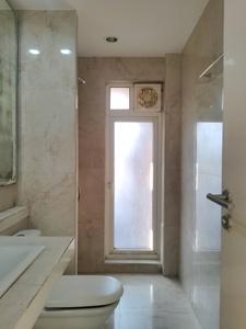 Common Bathroom Image of 1250 Sq.ft 2.5 BHK Apartment / Flat for sale in Hiranandani Canary, Hiranandani Estate Thane for Rs. 24000000