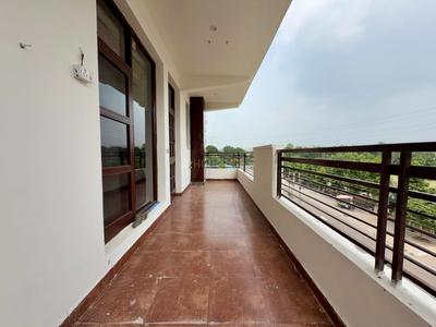 Balcony Image of 1950 Sq.ft 4 BHK Apartment / Flat for rent in Panchkula Extension Panchkula for Rs. 35999