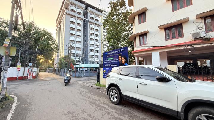 Kadavanthra Main Image 1