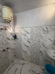 Bathroom Image of 800 Sq.ft 1 RK Builder Floor for rent in Bhai Randhir Singh Nagar Ludhiana for Rs. 9000