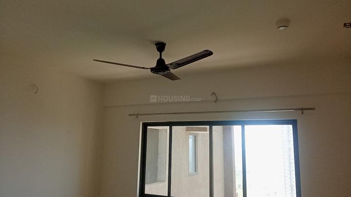Shapoorji Pallonji Yahavi Tower 2 Pine Bedroom 1