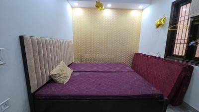 Bedroom Image of 400 Sq.ft 1 BHK Builder Floor for rent in Pitampura New Delhi for Rs. 21000