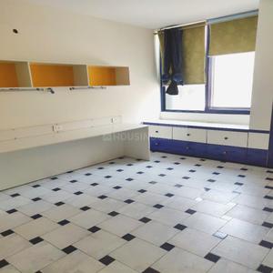 Bedroom Image of 1800 Sq.ft 4 BHK Apartment / Flat for rent in Sarita Vihar New Delhi for Rs. 75000
