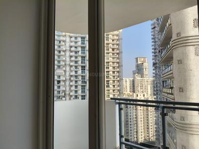 Balcony Image of 2500 Sq.ft 3.5 BHK Apartment / Flat for sale in Mahagun Mezzaria, Sector 78 Noida for Rs. 43000000