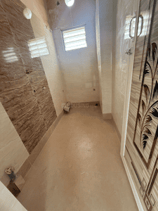 Bathroom Image of 1225 Sq.ft 3 BHK Apartment / Flat for sale in Airport Gate no. 1 Kolkata for Rs. 4900000
