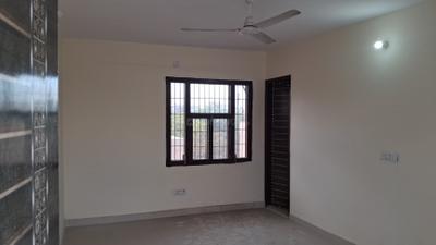 Bedroom Image of 2800 Sq.ft 6 BHK Builder Floor for sale in Sarita Vihar New Delhi for Rs. 28500000
