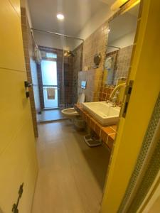 Bedroom Image of 2050 Sq.ft 4 BHK Apartment / Flat for sale in 30 Union Park, Pali Hill Mumbai for Rs. 155000000