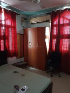 Bedroom Image of 900 Sq.ft 2 BHK Builder Floor for rent in New Ashok Nagar New Delhi for Rs. 18500