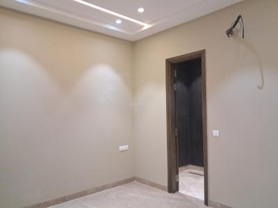Bedroom Image of 1800 Sq.ft 3 BHK Builder Floor for sale in Paschim Vihar New Delhi for Rs. 42500000