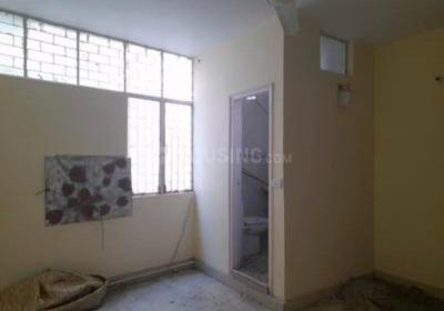 Bedroom Image of 950 Sq.ft 2 BHK Builder Floor for rent in Sant Nagar New Delhi for Rs. 32000