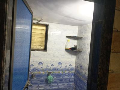 Bathroom Image of 520 Sq.ft 1 BHK Apartment / Flat for rent in Kasarvadavali Thane for Rs. 20000