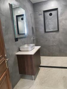 Common Bathroom Image of 2100 Sq.ft 4 BHK Builder Floor for rent in Palam Vihar Gurgaon for Rs. 72000
