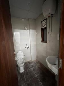 Bathroom Image of 1850 Sq.ft 3 BHK Builder Floor for rent in Sector 46 Gurgaon for Rs. 65000