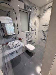 Bathroom Image of 675 Sq.ft 2 BHK Apartment / Flat for sale in Siddha Sky Phase 1, Sion Mumbai for Rs. 17500000