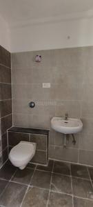 Bathroom Image of 1800 Sq.ft 3 BHK Apartment / Flat for rent in Jaitala Nagpur for Rs. 23000