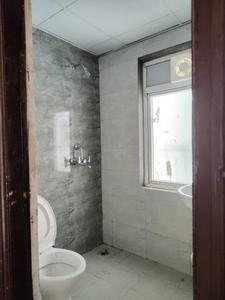 Common Bathroom Image of 920 Sq.ft 2.5 BHK Apartment / Flat for sale in Amrapali Dream Valley 2, Noida Extension Greater Noida for Rs. 6500000