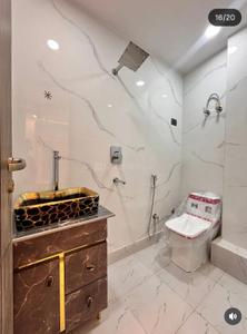 Bathroom Image of 3200 Sq.ft 4 BHK Independent House for sale in Uttam Nagar New Delhi for Rs. 13500000