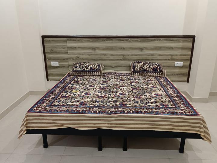 Sector 15 Part 2, Sector 15 Bedroom 1